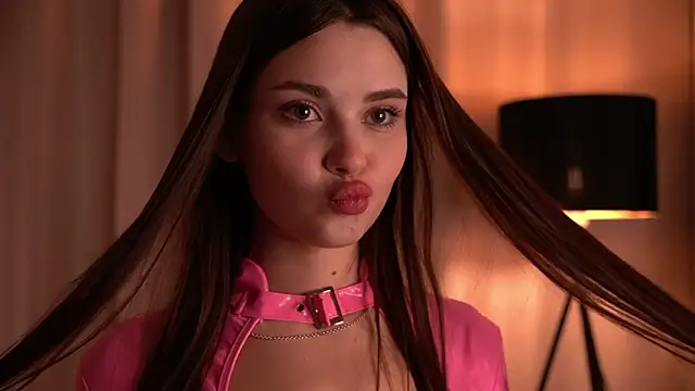 Snapshot of CarmenMoore26 chatting on December 2, 10:40 pm CarmenMoore26 online show from December 2, 10:40 pm