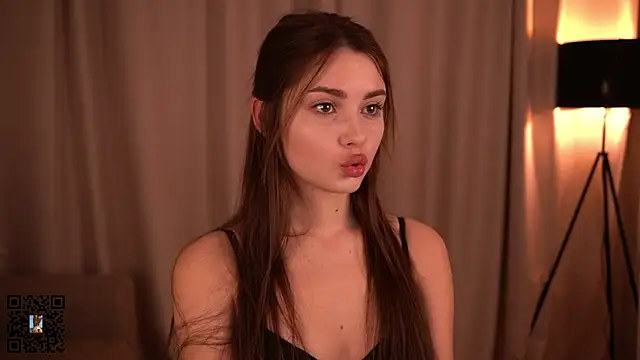 Snapshot of CarmenMoore26 chatting on March 14, 9:21 pm CarmenMoore26 online show from March 14, 9:21 pm