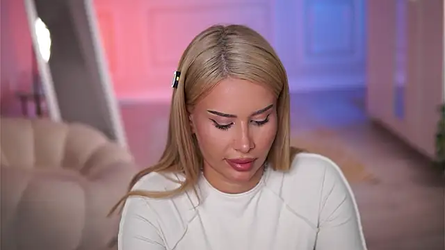 EvaZane online show from February 11, 9:03 pm