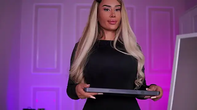 Snapshot of EvaZane chatting on October 28, 10:09 pm EvaZane online show from October 28, 10:09 pm