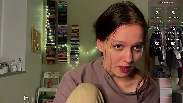 Addelin Moon online show from March 1, 9:15 pm