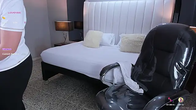 Snapshot of vanity_sex chatting on October 22, 11:42 am vanity sex online show from October 22, 11:42 am