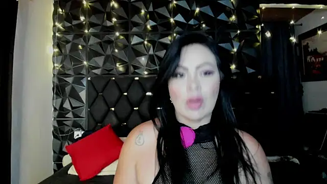 Snapshot of charlottemeyerr chatting on February 4, 7:55 pm charlottemeyerr online show from February 4, 7:55 pm