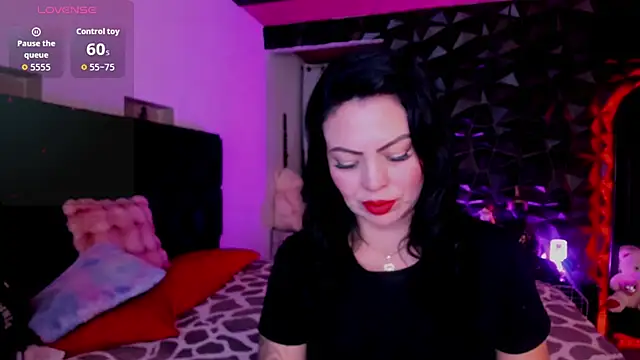 Snapshot of charlottemeyerr chatting on November 24, 7:36 pm charlottemeyerr online show from November 24, 7:36 pm