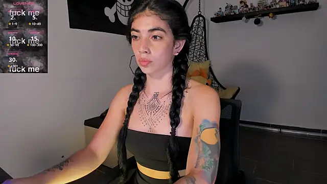 Snapshot of Nina-monroe chatting on June 17, 11:03 pm Nina-monroe online show from June 17, 11:03 pm