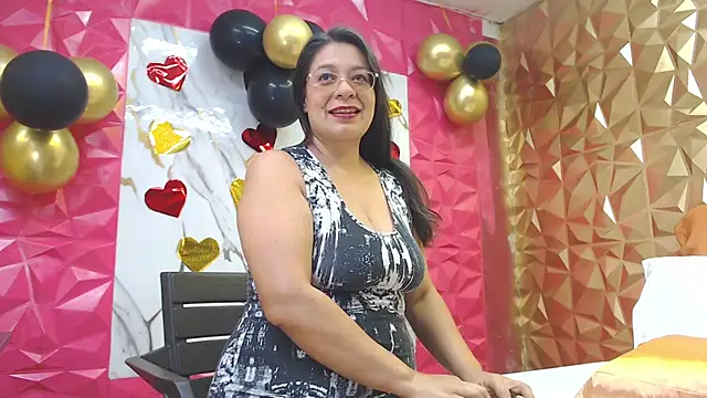 MiaCallie online show from November 20, 6:41 pm