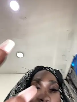 KandyHot  online show from March 15, 12:45 pm