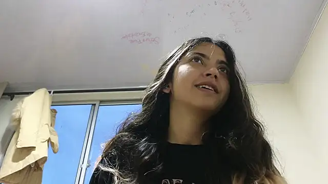Snapshot of ViolettaSummer chatting on February 21, 11:11 am ViolettaSummer online show from February 21, 11:11 am