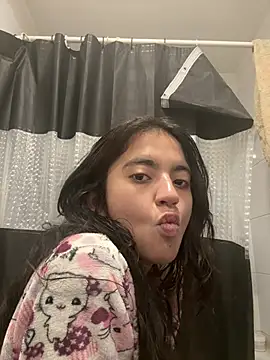 Snapshot of ViolettaSummer chatting on July 19, 1:19 pm ViolettaSummer online show from July 19, 1:19 pm