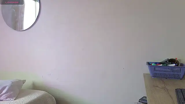 Snapshot of ViolettaSummer chatting on October 26, 3:01 pm ViolettaSummer online show from October 26, 3:01 pm