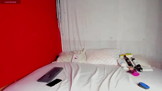 Lorena Hawkins online show from March 29, 8:54 pm