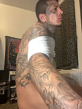 Snapshot of Papinine6 chatting on April 6, 4:57 am Papinine6 online show from April 6, 4:57 am