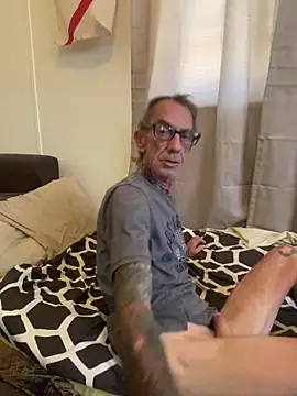 hhhorniee online show from December 20, 3:42 am