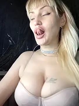 Freya Milf online show from November 29, 1:22 pm