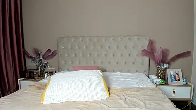 Snapshot of Project-Raven chatting on December 16, 7:29 pm Project-Raven online show from December 16, 7:29 pm