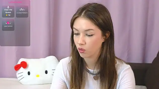 ellie kramer online show from June 6, 9:20 pm