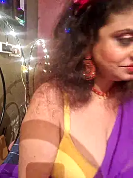 Snapshot of Maaya66 chatting on February 17, 9:43 pm Maaya66 online show from February 17, 9:43 pm