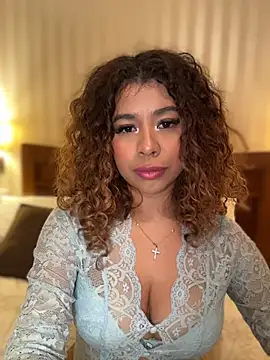 LEONCITA  online show from February 3, 11:43 pm