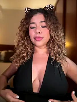 Snapshot of LEONCITA_ chatting on October 4, 5:25 pm LEONCITA online show from October 4, 5:25 pm