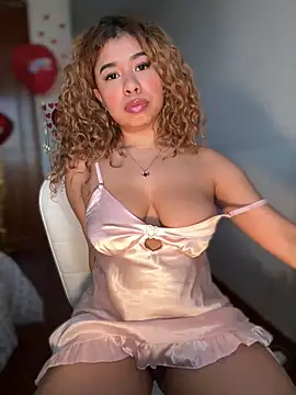 Snapshot of LEONCITA_ chatting on February 17, 11:02 am LEONCITA online show from February 17, 11:02 am