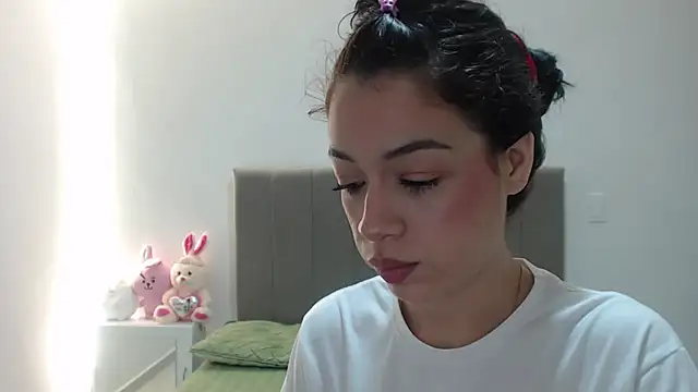 Snapshot of Caribbean_beauty_ chatting on November 12, 1:43 am Caribbean beauty online show from November 12, 1:43 am