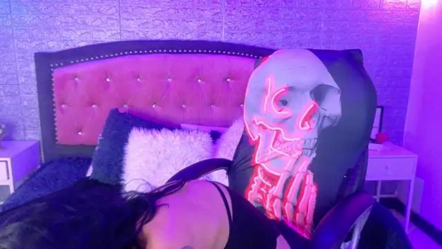 REDHOTTER  online show from March 9, 8:45 pm