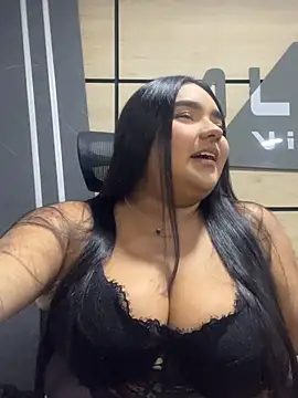 little lissiee online show from June 25, 11:10 pm