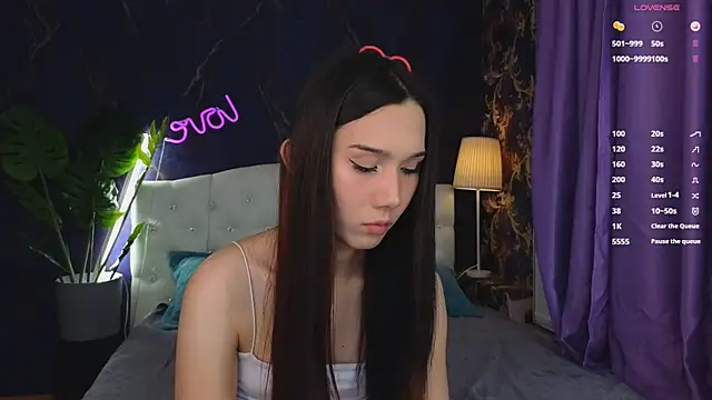 Snapshot of Kaia_Sunshine_Mia chatting on February 8, 3:10 pm Kaia Sunshine Mia online show from February 8, 3:10 pm