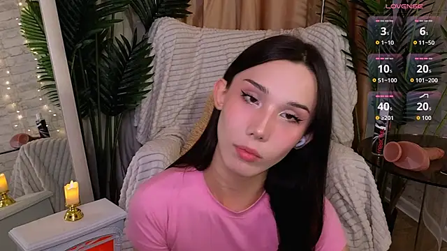 Snapshot of Kaia_Sunshine_Mia chatting on September 23, 12:01 pm Kaia Sunshine Mia online show from September 23, 12:01 pm