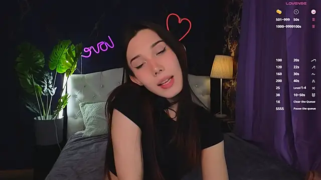 Snapshot of Kaia_Sunshine_Mia chatting on February 16, 4:10 pm Kaia Sunshine Mia online show from February 16, 4:10 pm