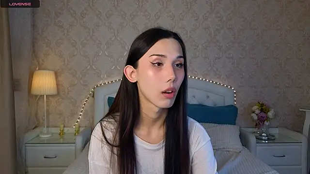 Snapshot of Kaia_Sunshine_Mia chatting on October 12, 1:12 pm Kaia Sunshine Mia online show from October 12, 1:12 pm