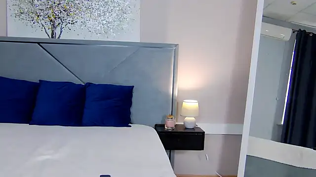 NicoleRosss online show from November 13, 8:40 am