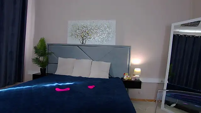 NicoleRosss online show from March 1, 9:20 am