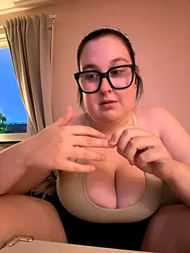 Snapshot of Misssmilf chatting on October 2, 4:54 pm Misssmilf online show from October 2, 4:54 pm