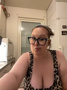 Misssmilf online show from November 5, 6:22 pm