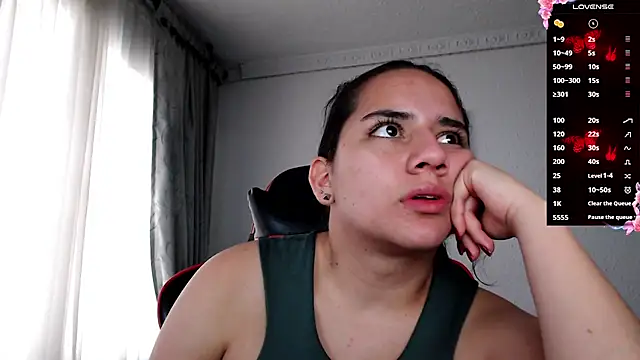 Lexyevans online show from March 12, 7:14 pm