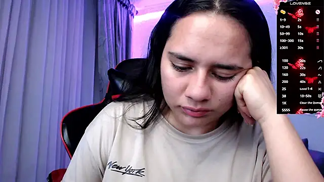 Lexyevans online show from February 14, 11:42 pm