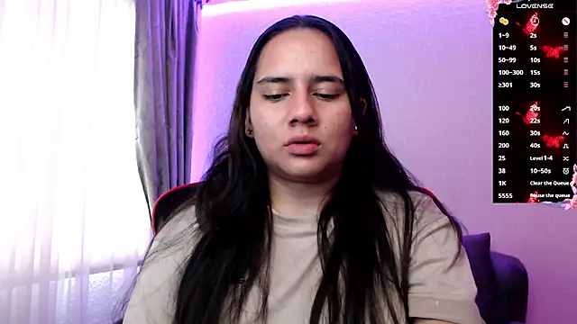 Lexyevans online show from February 14, 8:37 pm