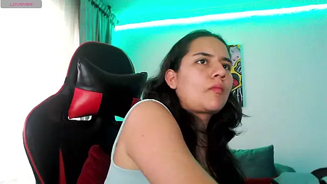 Lexyevans online show from March 20, 4:09 pm