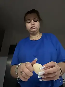 AllysonK online show from November 12, 4:22 pm