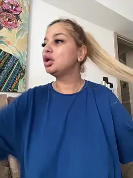 Snapshot of AllysonK chatting on June 7, 12:32 pm AllysonK online show from June 7, 12:32 pm