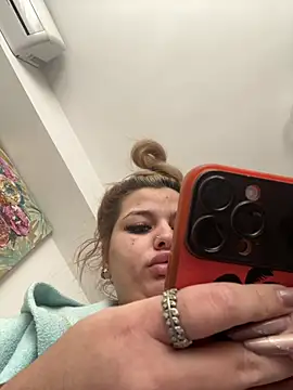 AllysonK online show from April 8, 11:22 am