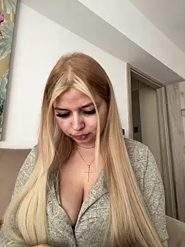 AllysonK online show from April 29, 11:25 am