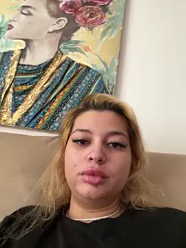 Snapshot of AllysonK chatting on June 21, 9:04 am AllysonK online show from June 21, 9:04 am