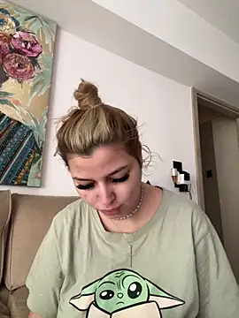 AllysonK online show from March 28, 1:23 pm