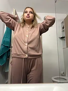 AllysonK online show from November 29, 11:21 am