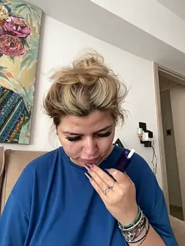 AllysonK online show from April 16, 10:16 am