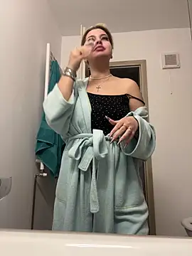 AllysonK online show from April 9, 11:16 am