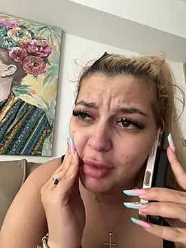 AllysonK online show from June 4, 1:38 pm