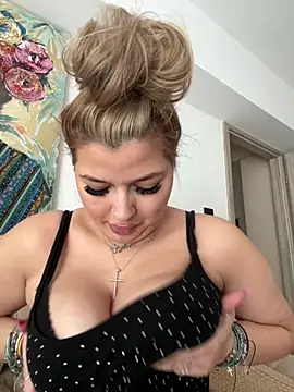 AllysonK online show from March 5, 11:07 am